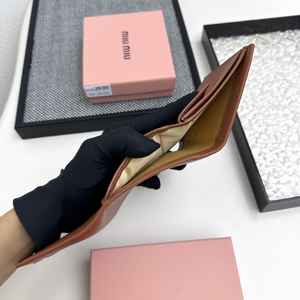 超激安ブランド財布偽物角部分ディテール